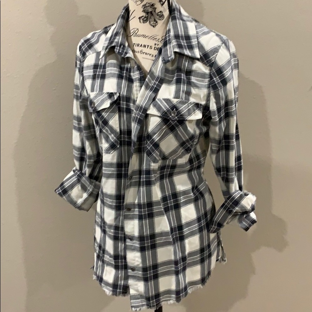 Billabong Women’s button up plaid shirt